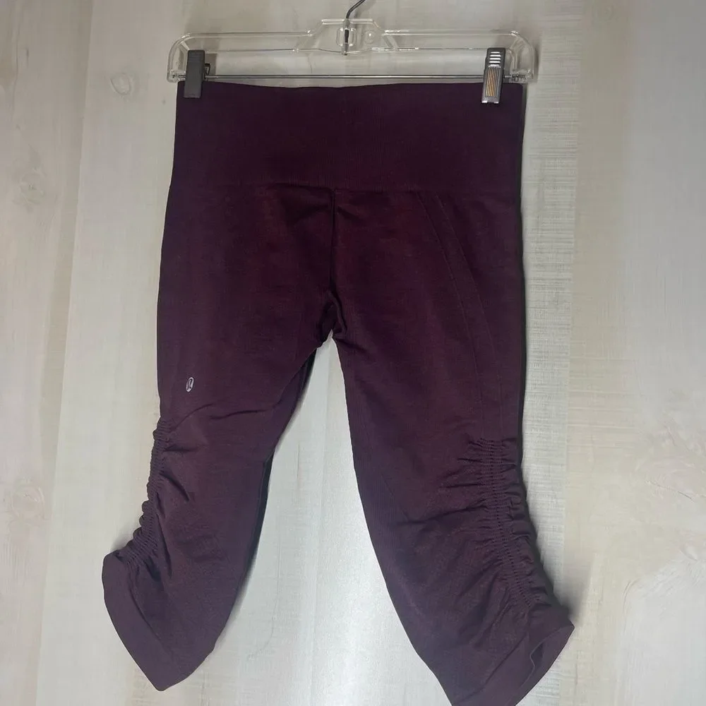 Lululemon In The Flow‎ Crop II Bordeaux burgundy heather leggings knee length, 6